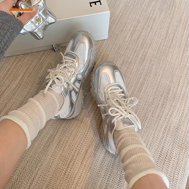 2025 Spring Soft soled Crescent Bottom with Increased Height Lace Pearl Leisure German Training Women's Forrest Gump Shoes ddmykukumalu