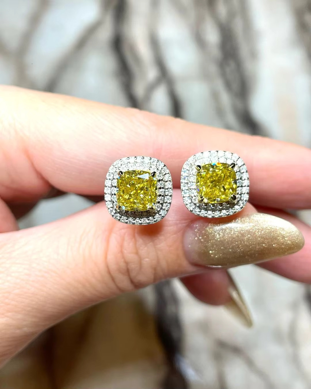 2025 New Design Vivid Yellow Color 1ct 6mm Moissanite Diamond Two halo 14k Solid Gold Stud Earring