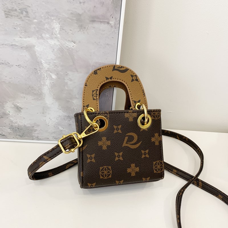 New NEW hot children's Korean version of fashion printed shoulder handbag niche design senior sense change crossbody bag wholesale 2025