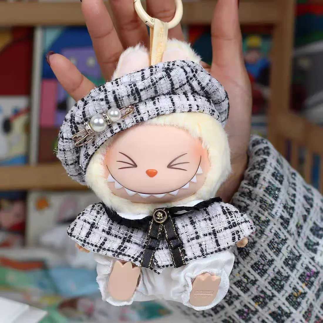 For 15cm Cute Labubu V1 V2 Mini Dolls Stylish Grid retro Cape With Beret Set Labubu Clothes Outfit Labubu Ropa Clothing GiftC250310