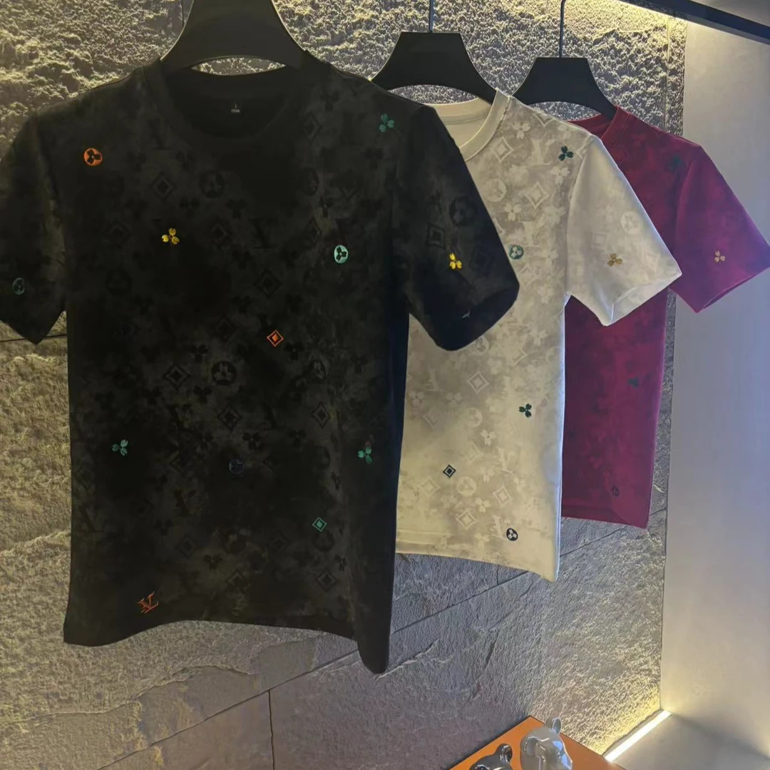 2025 Light Luxury Year New Short Sleeve Round Neck Designer Fashion Trend Casual Versatile Men's T-shirt Trendy Summer T-shirt2