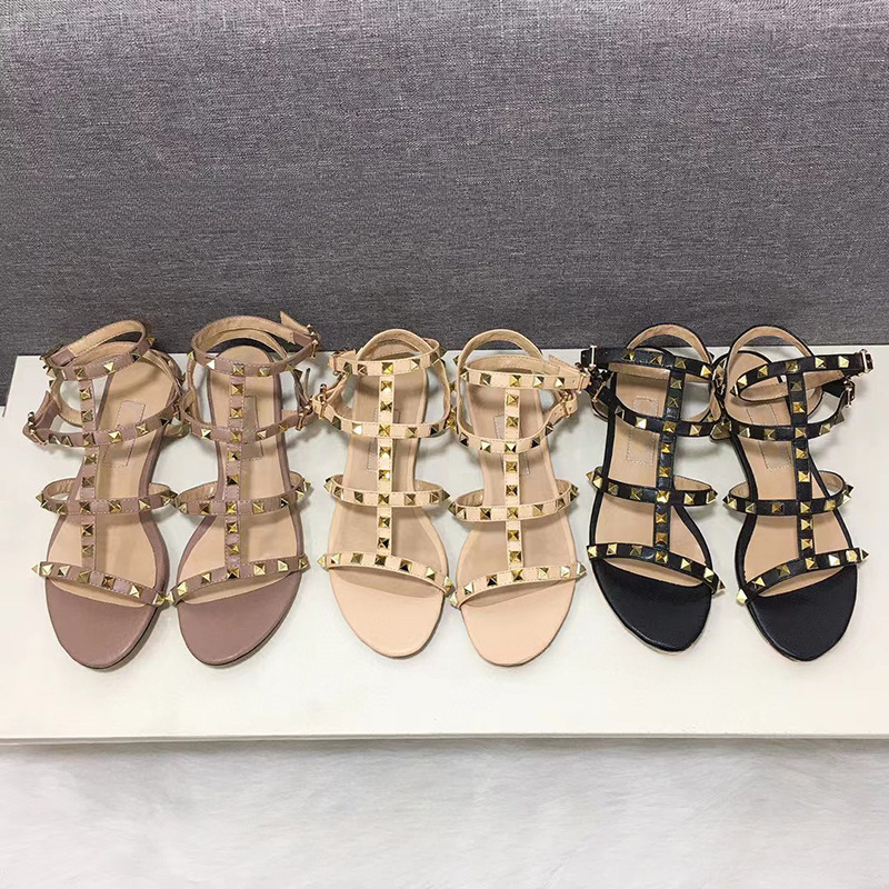 Designer Women Luxury Sandals Summer Rivet Flat Shoes Outdoor Wear Beach Shoe