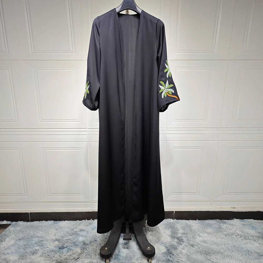New 2024 Black Casual Open Kimono Abaya For slim Women Ramadan Eid Jalabiya Embroidery In Sve rican Moroccan RobeXJ250310