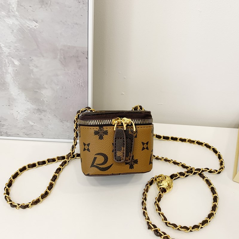 New NEW hot children's Korean version of fashion printed shoulder handbag niche design senior sense change crossbody bag wholesale 2025
