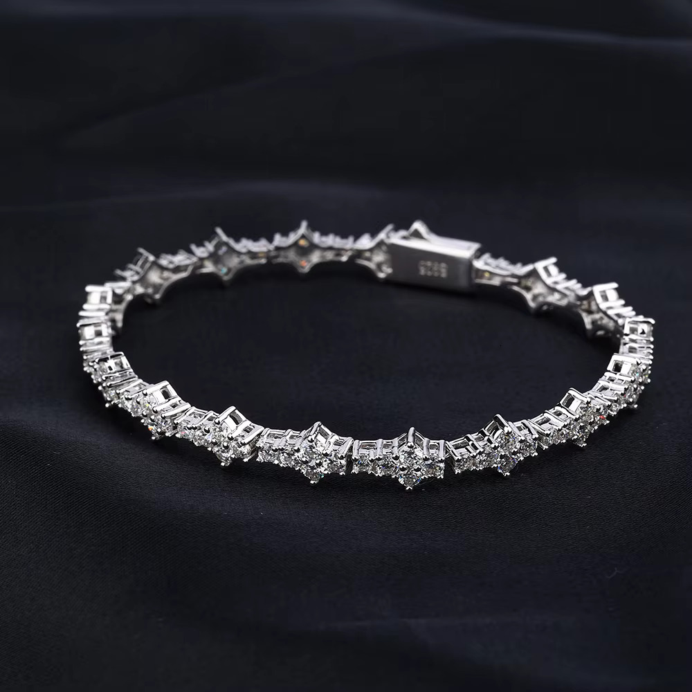 New Arrival Stylish Trendy Fine Jewelry 925 Sterling Silver Iced Out VVS1 Moissanite Bracelet Cross Tennis Bangles