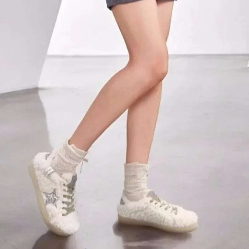 2025 New Women's Flat Shoes Designer's New Round Head Suede Leather Front Zipper Flash Soft Bottom Anti slip Wear resistant Low cut Cotton S