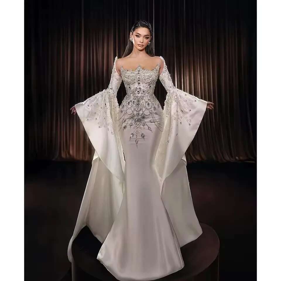 2025 Beading White Wedding Dresses With Long Sleeve Chapel Train Plus Size Bridal Party Gowns Robe De Marriage 6660310