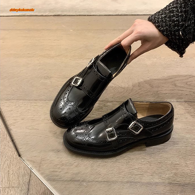 Su Yinyin's same modern style~Carved double buckle with thick heel, breathable Le Fu women's singles shoes, small leather shoes ddmykukumalu