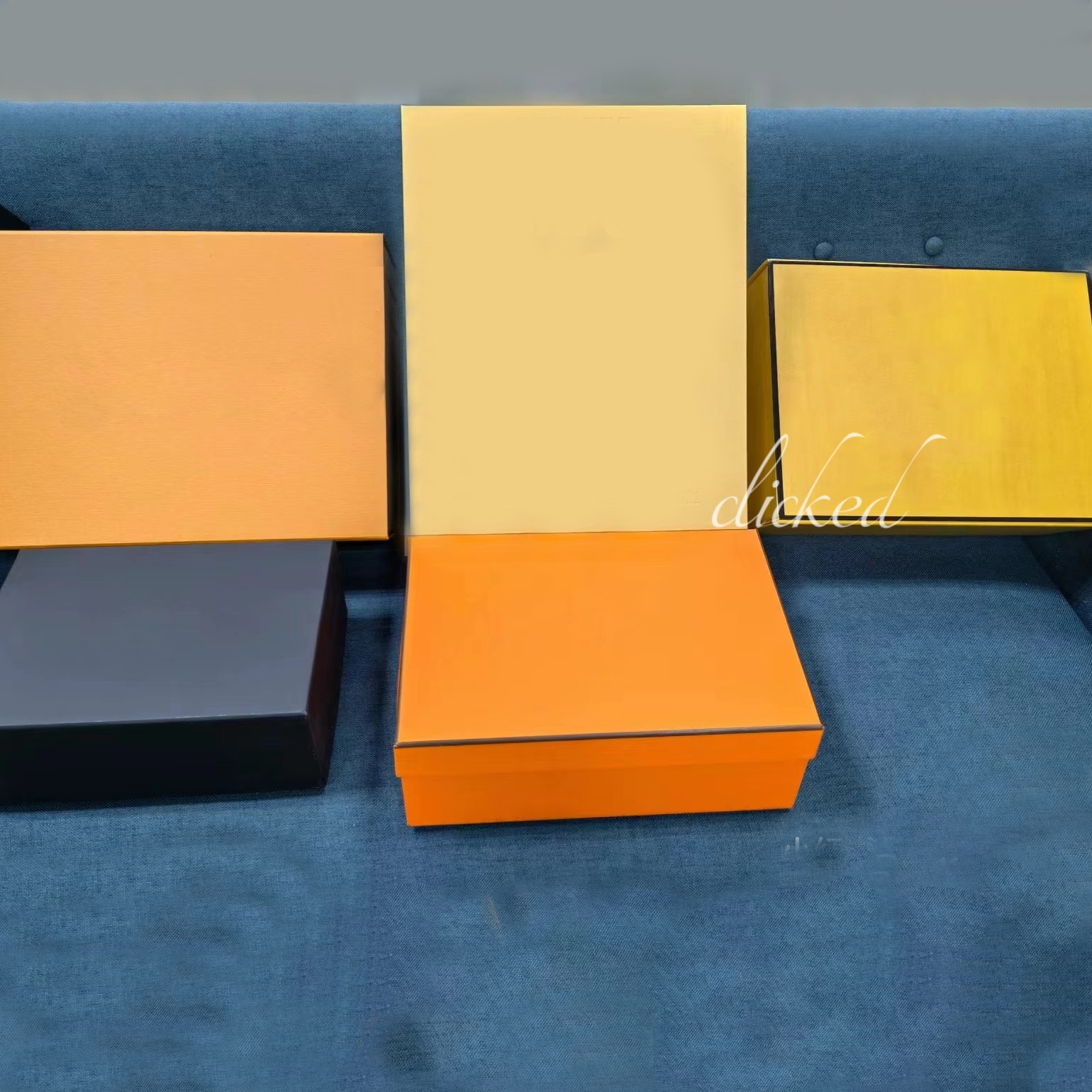shoe box The box may be damaged during transportation. We do not guarantee that the box will arrive intact.