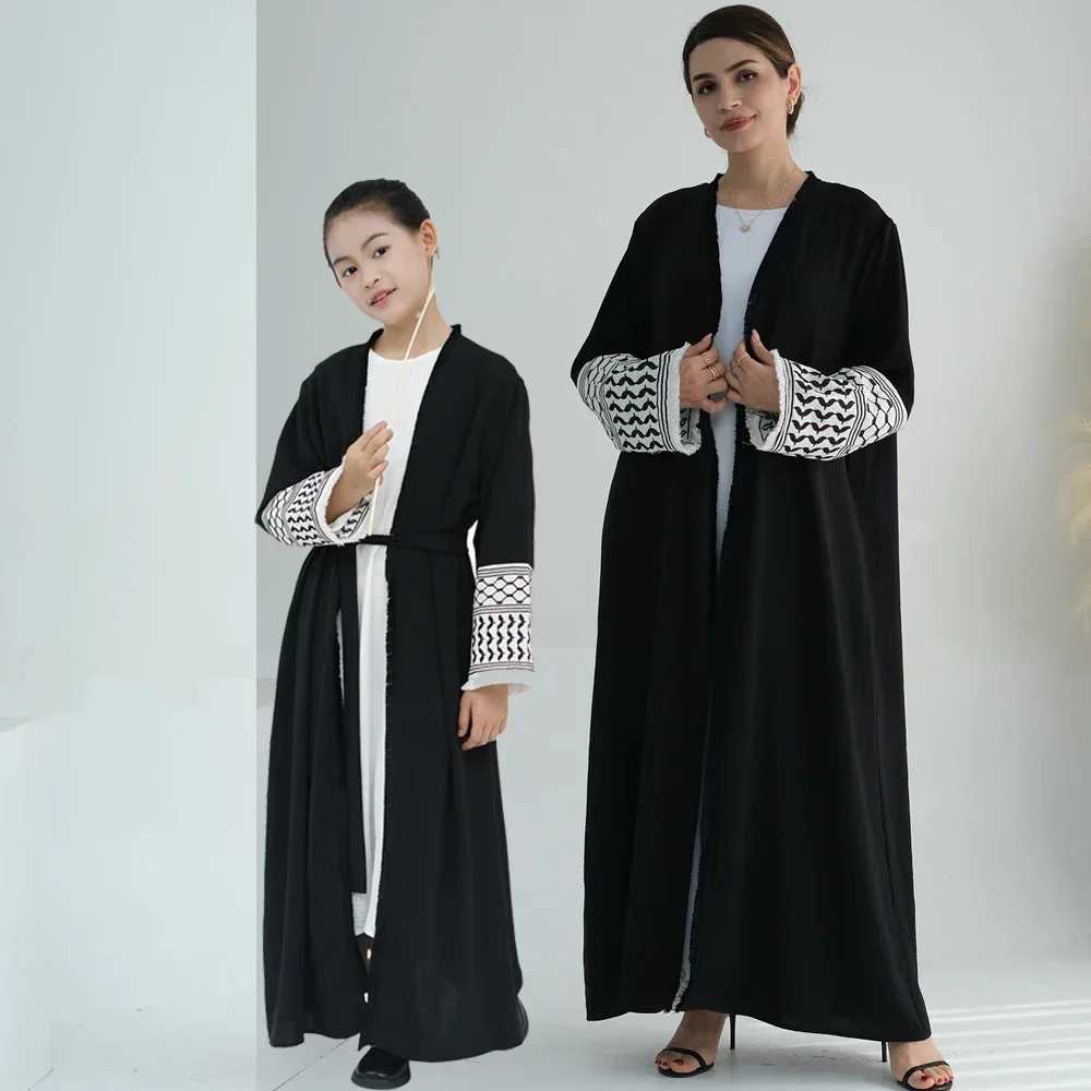 Mother and Daughter Abayas Dubai slim Women Kids Girls Maxi dress for Eid Djba Jalabiya Trkiye kimono cardigan Islamic gown W250310