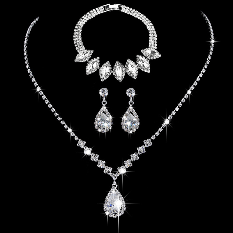 Sparkling 4-piece bridal zirconia complete jewelry set suitable for womens parties ious Dubai Nigeria wedding bridesmaid accessories 240906