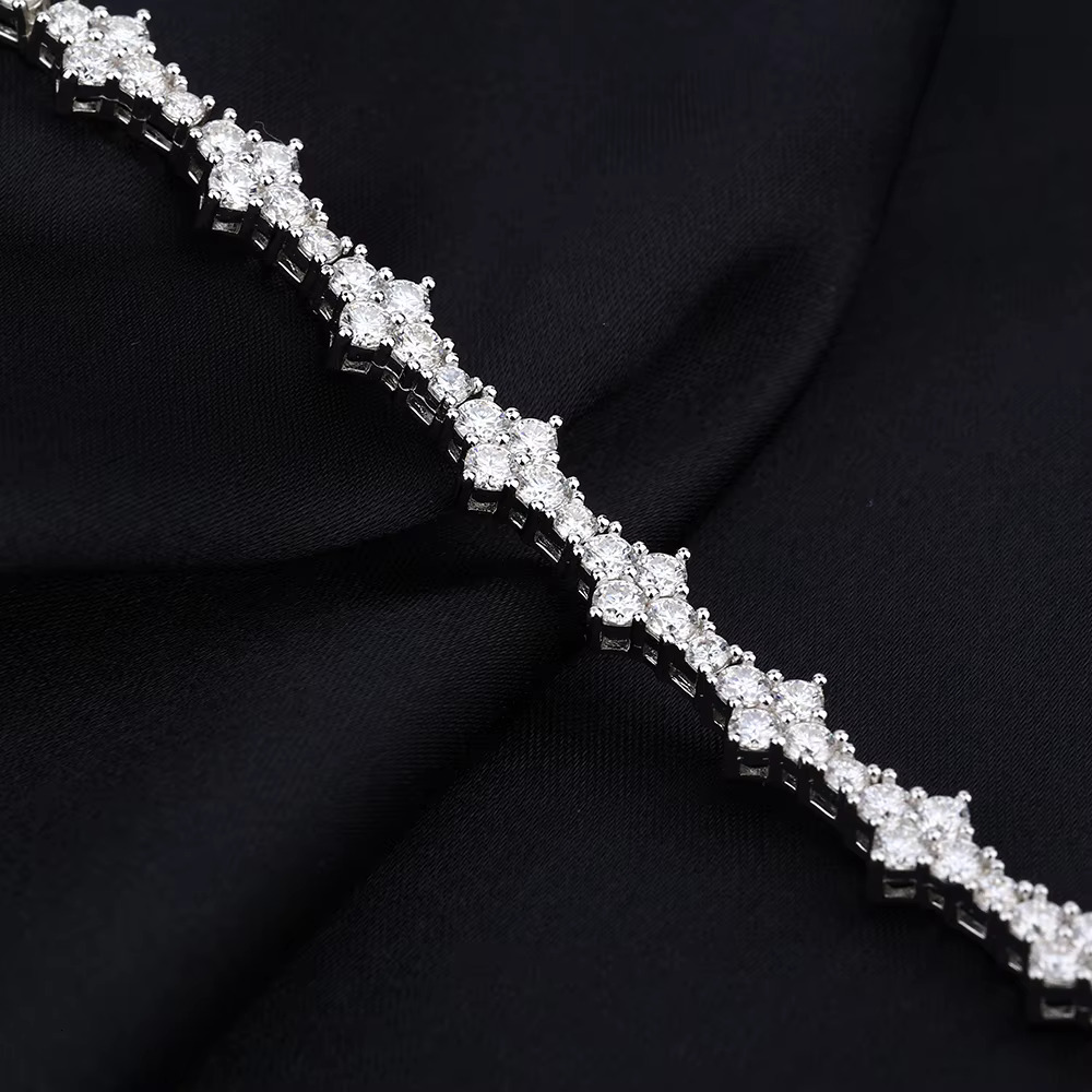 New Arrival Stylish Trendy Fine Jewelry 925 Sterling Silver Iced Out VVS1 Moissanite Bracelet Cross Tennis Bangles