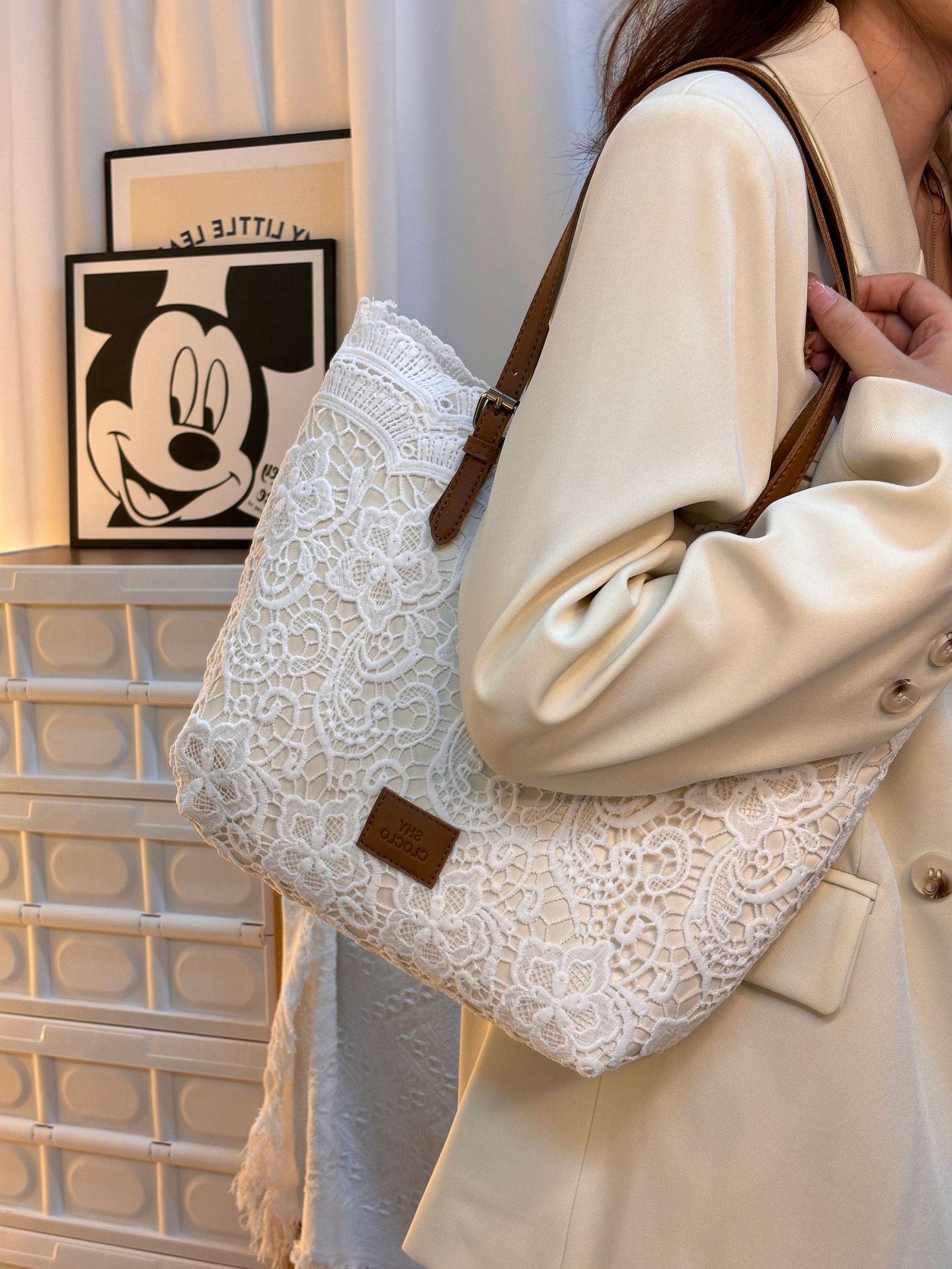 Bag female new NEW large capacity French casual hand bill lading shoulder Korean version of simple everything armpit bucket bag 2025s