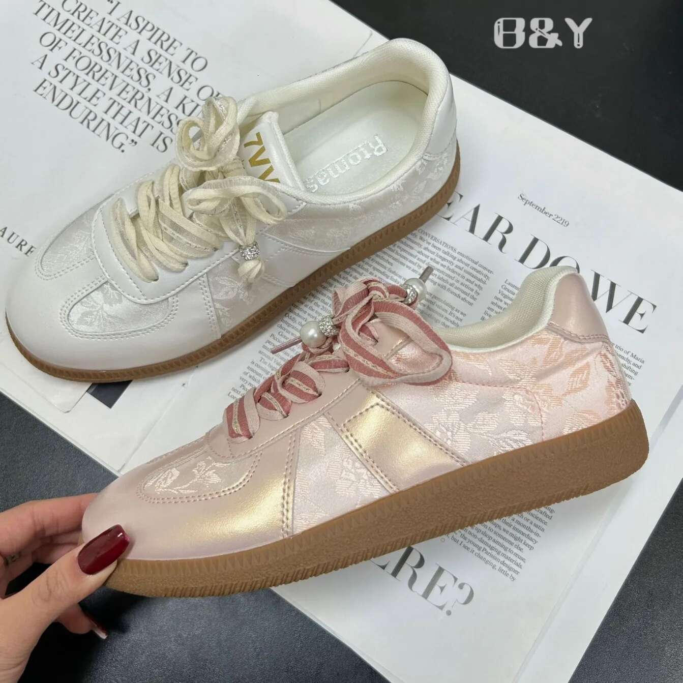 Designer Sports Shoes With Satin Pattern Fashionable Retro Free Shipping Women S Shoe Style Round Toe Tie Casual Board Comfortable Flat White Shoes 20