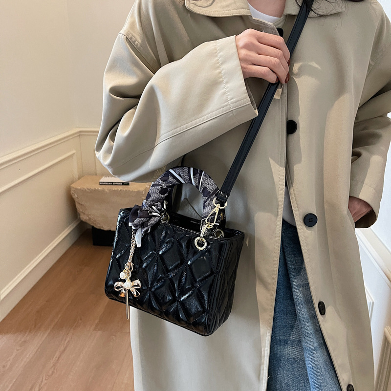 New Designer Bag, High-quality Women's Handbag, Women's Multifunctional Diamond Grid Slanted Fashion Handbag And Spouse Bag