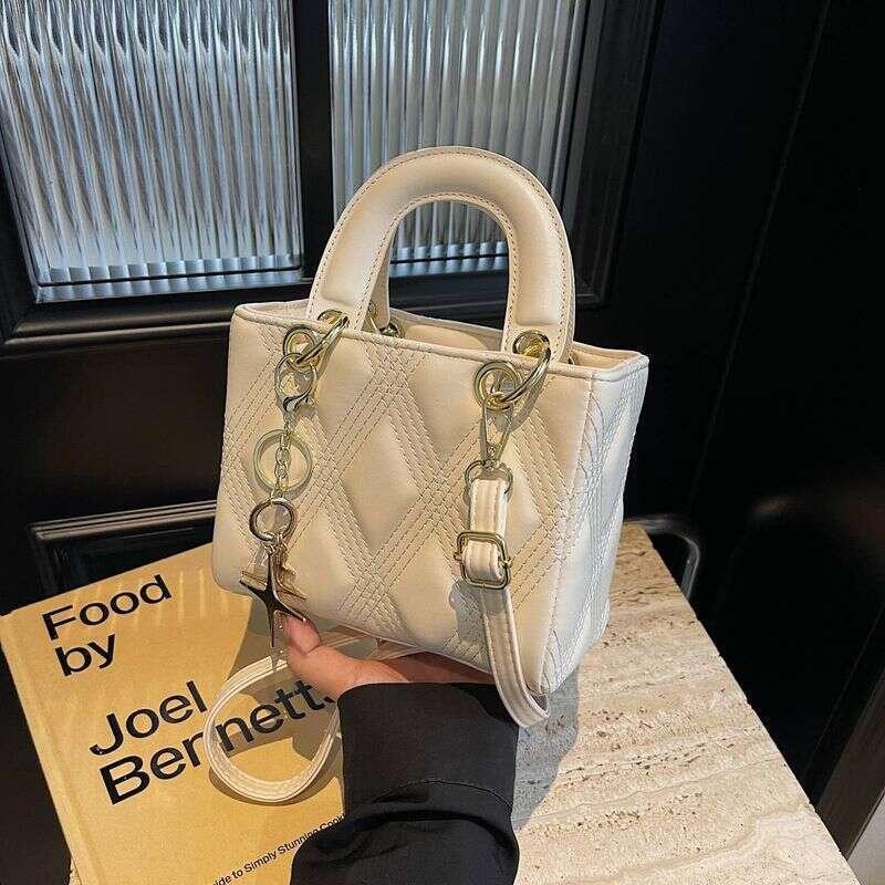 Women's Bags Explosive star style classic Daifei light high-quality handbag, elegant and urious fashionable shoulder bag, 18 7 * 15cm