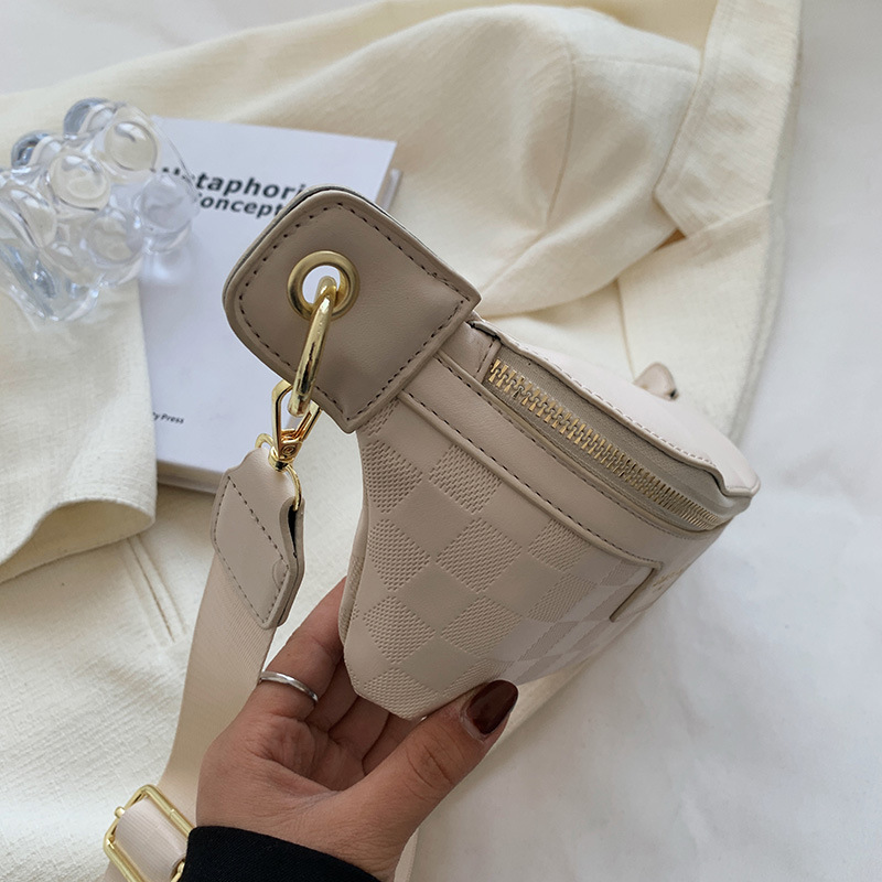 Bag female new fashion niche hot wide shoulder strap crossbody dia zipper leisure texture large capacity chest bag 2025s