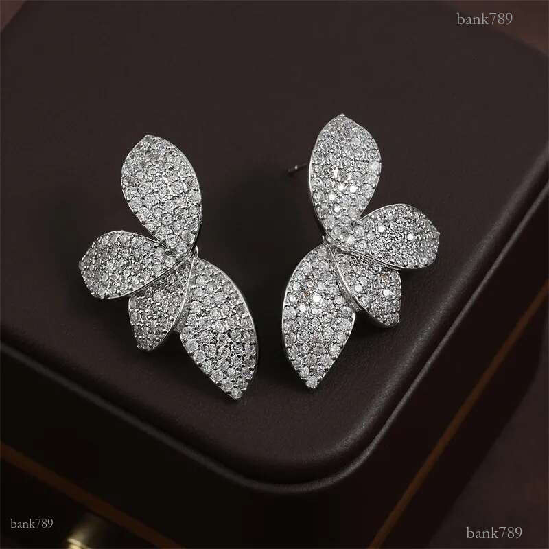 2024 Stud Earrings Deluxe Jewelry 18K White Gold Fill Pave White Sapphire Zircon CZ Diamond Party Women Wedding Bridal Sweet Cute Leaf Earring For Lov