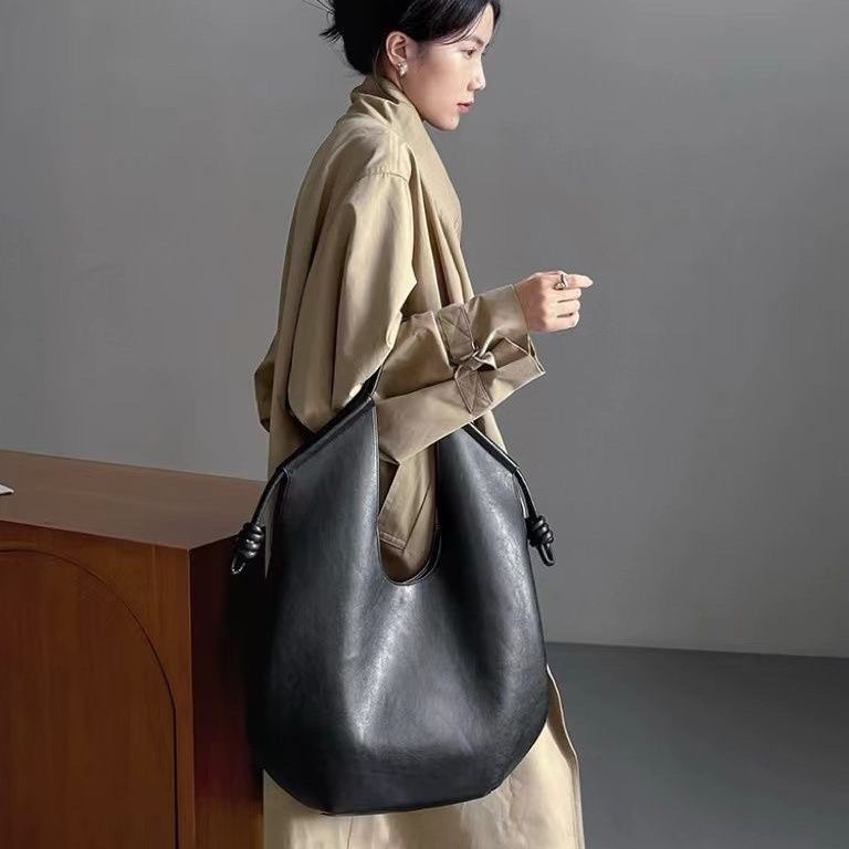 NEW Large capacity plaid PU Tote Foreign single shoulder handbag Women's college style fashion trend bag
