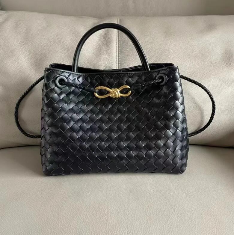 2025 New Designer Cowhide Material Small Andiamo Tote Shopping Bags Womens Real Leather Weave Handle Handbag Lambskin Black Purse Crossbody Shoulder Strap Bag