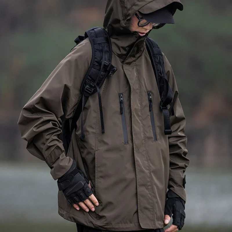 Spring and Autumn Mens Hiking Jackets Functional Vibe Fashion Loose Outdoor Windproof and Waterproof WorkWear Hooded JacketT250311