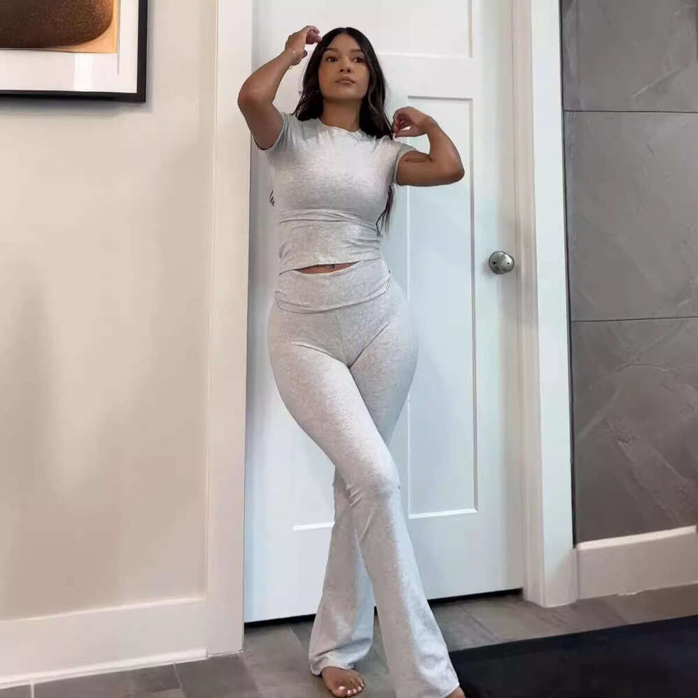 European and American early autumn women's clothing, high-end fashion, Hong Kong style retro chic two-piece set, 2025 versatile temperament, new 