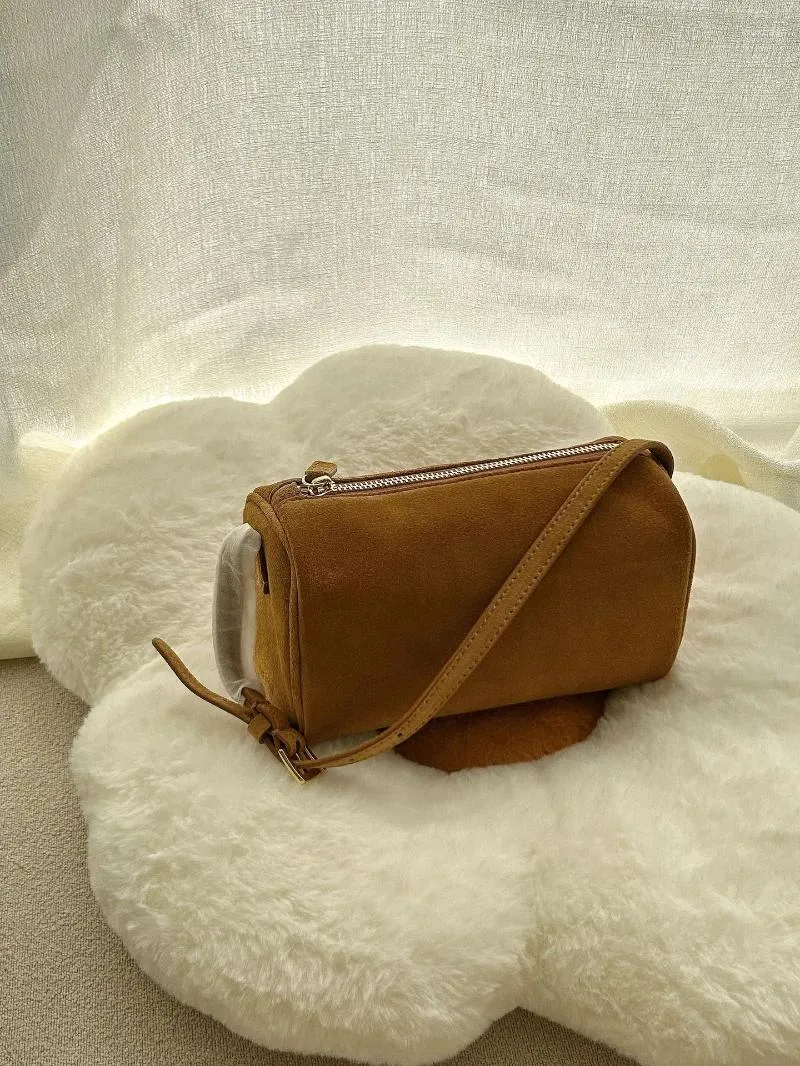 Chic Unisex Retro Brown Leather Sling Bag - Sleek Small Quilted Satchel Perfect for Any Occasion