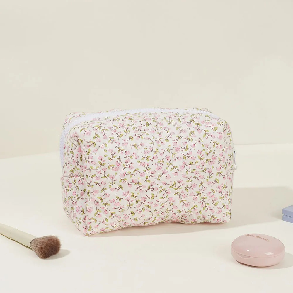 Storage Organizer Floral Puffy Quilted Makeup Bag Flower Printed Cosmetic Pouch Large Travel Accessory 250311