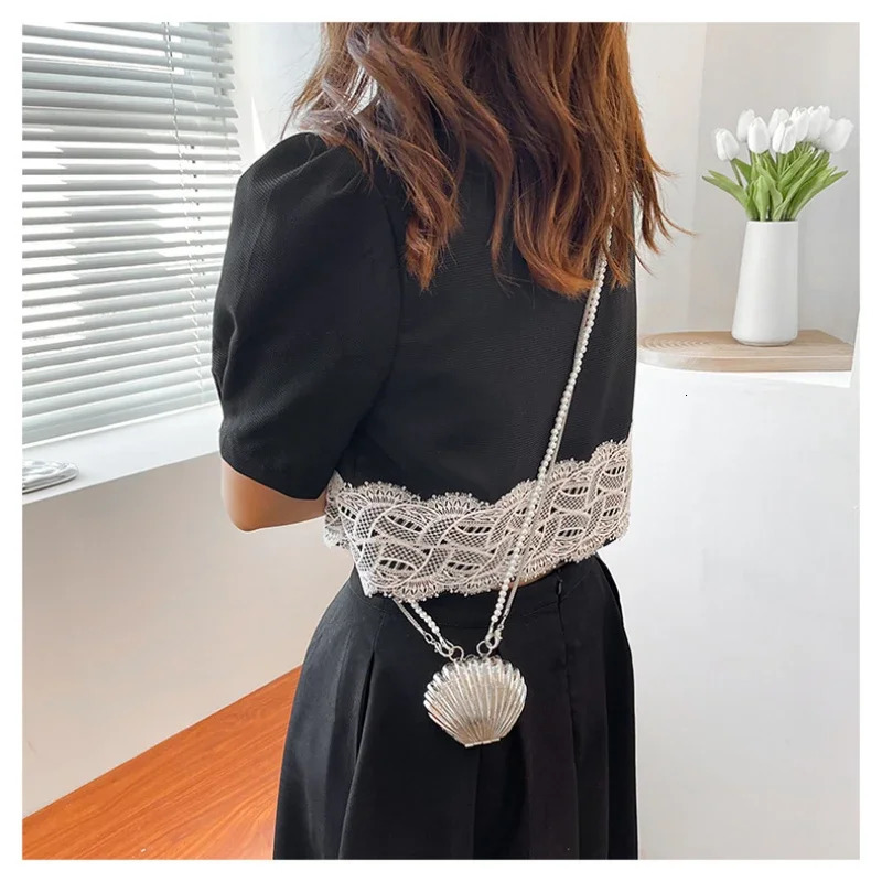 2025 New Summer Lipstick Bags for Women Fashion Pearl Mini Purse Crossbody Bag High Quality Gold Shell Bag Designer Shoulder Bag R250311