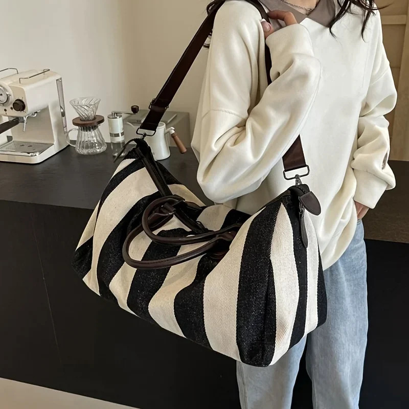 1pcs Stylish Striped Large Capacity Travel Bag Vintage Inspired Oxford Shoulder and Crossbody for Women Zipper Closure 250311
