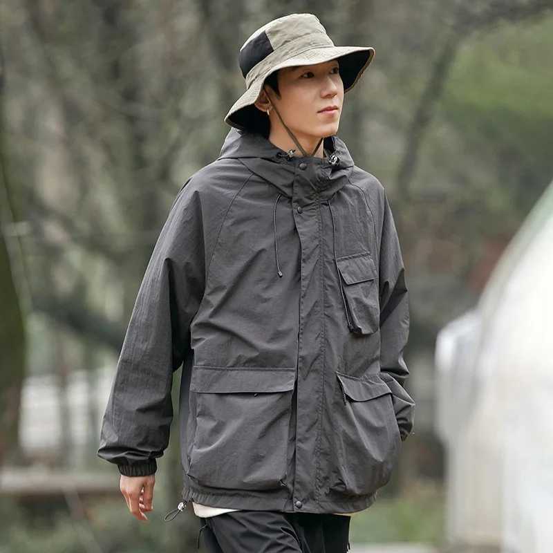 Outdoor Mountaineering Skiing Windproof Waterproof Pocket Punching Jacket Coat Men Women Couple Hooded Jacket Soft WarmT250311