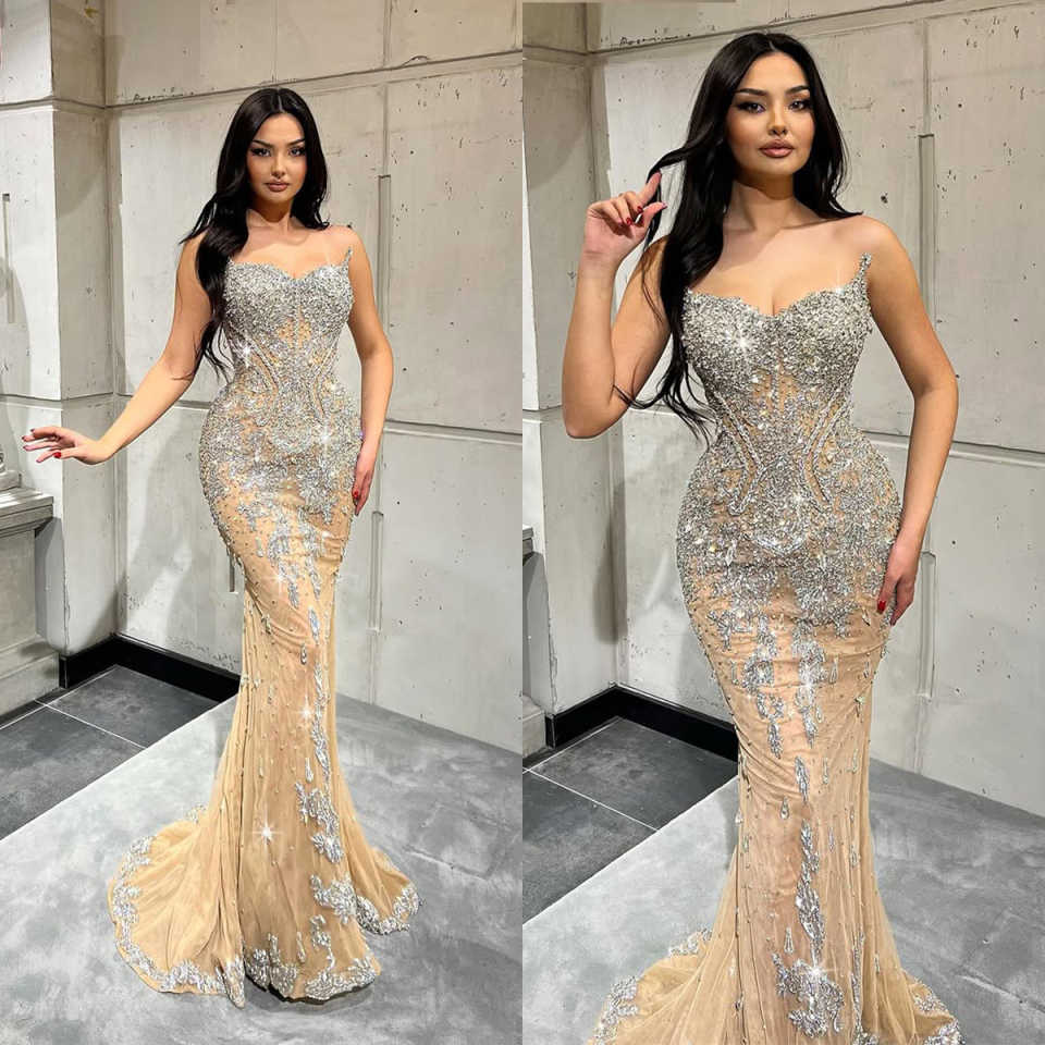 Sparkly Evening Dresses For Women Sweetheart Neck Sleeveless Gown Appliques Sequins Sweep Train Party Customized Dress