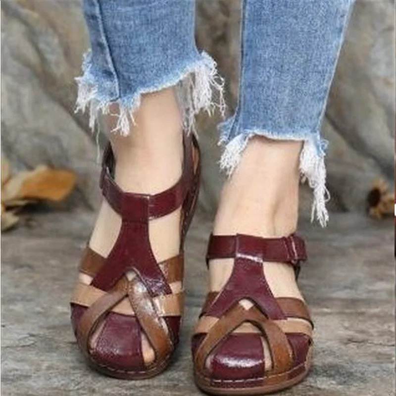 Womens Sandals and Slippers 2024 European and American Retro Color Block Round Head Hollow Slope Heel Cross Buckle Sandals 250305