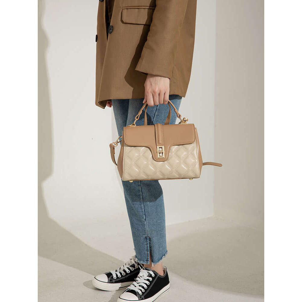 Women's Bags New Women's Crossbody Fashionable and Simple Large Capacity Shoulder Soft Leather Versatile Handheld Bag for Women momei