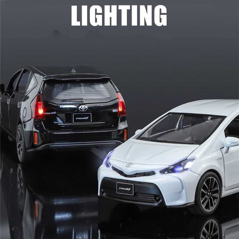 1/32 TOYOTA PRIUS Alloy Car Model Diecast Metal Toy Vehicles Car Model High Simulation Sound and Light Collection Childrens Gift M250311