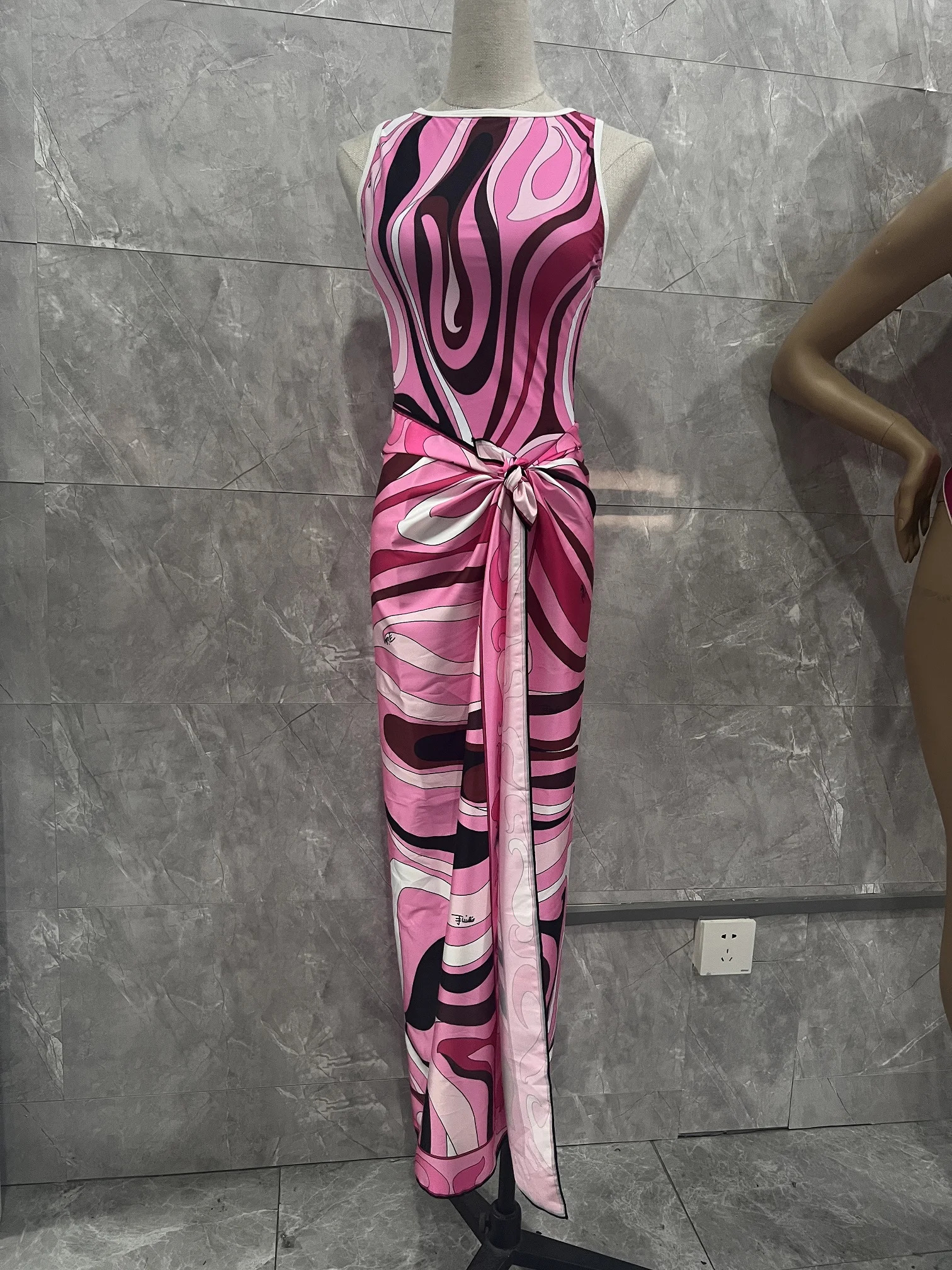 Swimsuit With Scarf Silk One Piece Of Swimwear Women Bathing Suit Striped Beachwear 250310