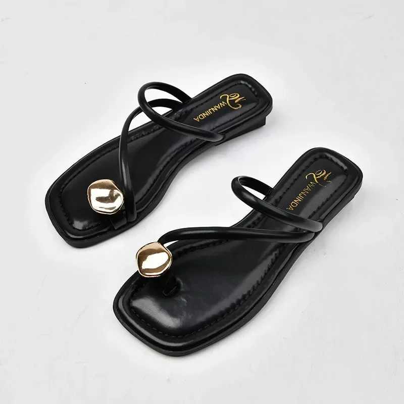 Summer Narrowband Womens Slide Fi Metal Decoration Low Heel Slide Ladies Elegant Slide Leisure Outdoor Beach Flip CoverXJ250311