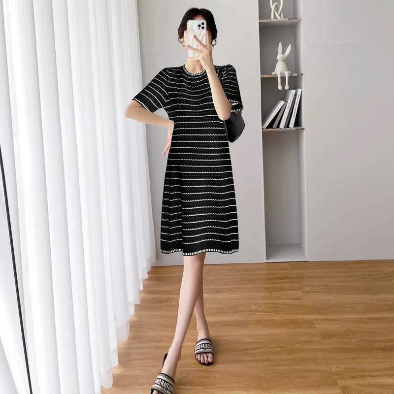 Maternity Summer Loose Fashion Striped Pleated Short Sleeve Dress Openwork Knit For Nursing Pregnant Maternity Clothes DressT250311