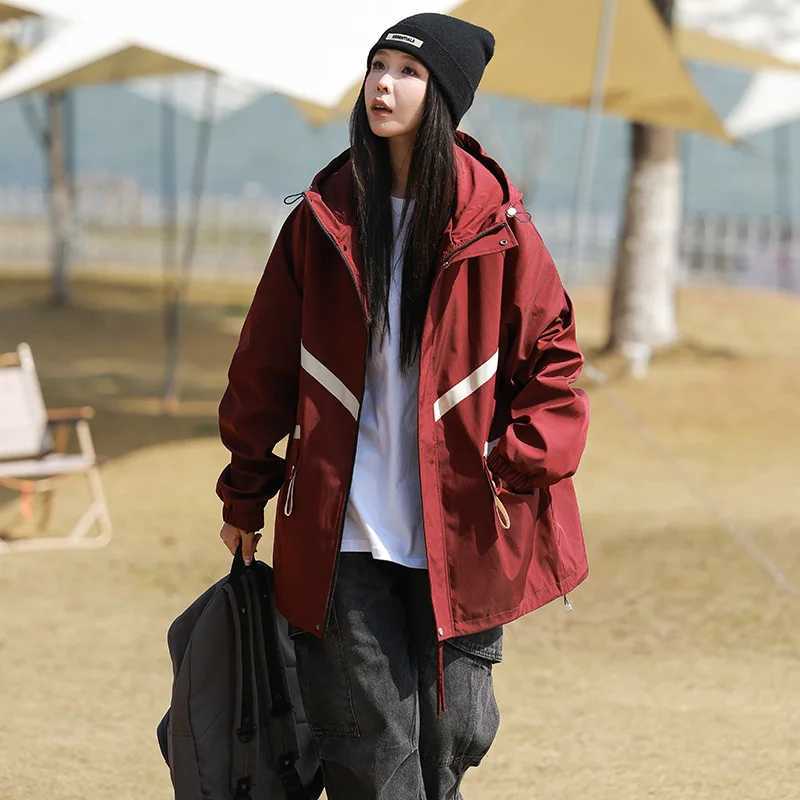 Outdoor Hooded Punching Jacket Waterproof Mens Women Models Spring Autumn Thin Section Punching Jacket Windproof SoftT250311