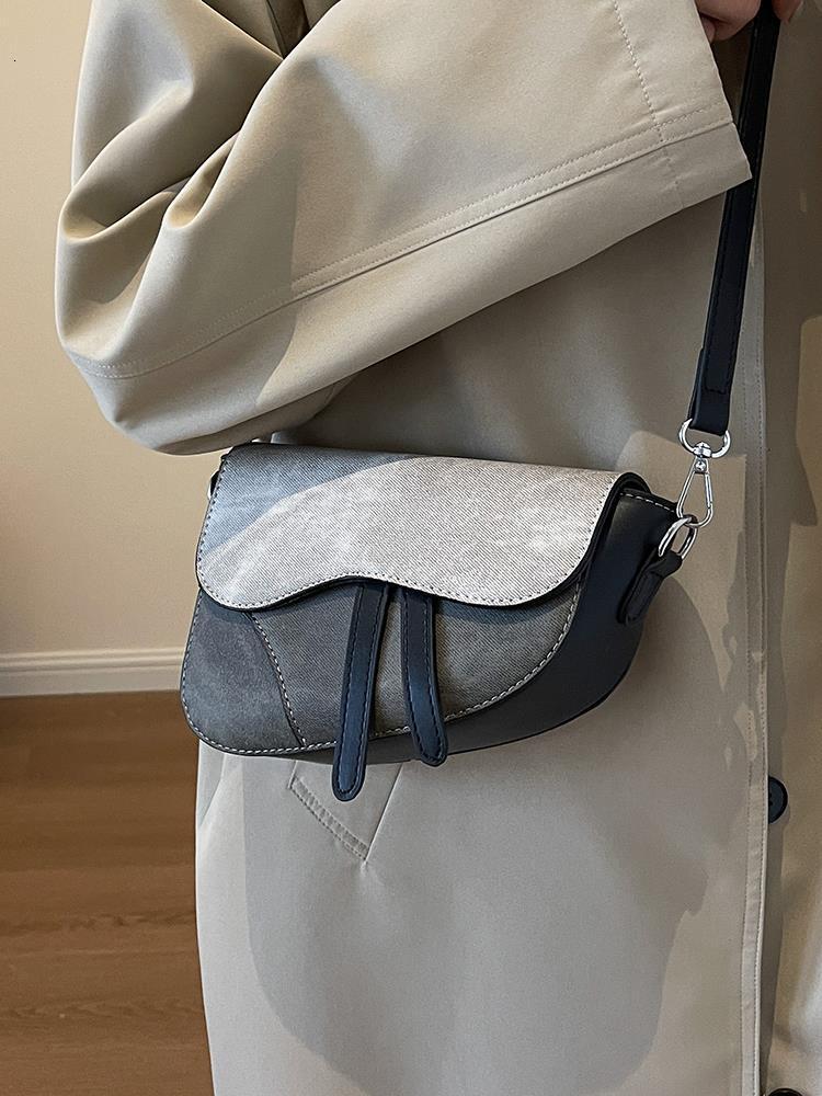 Niche Design Small For Women 2023 New Trendy Fashion Contrasting Color Saddle Premium Texture Single Shoulder Crossbody Bag