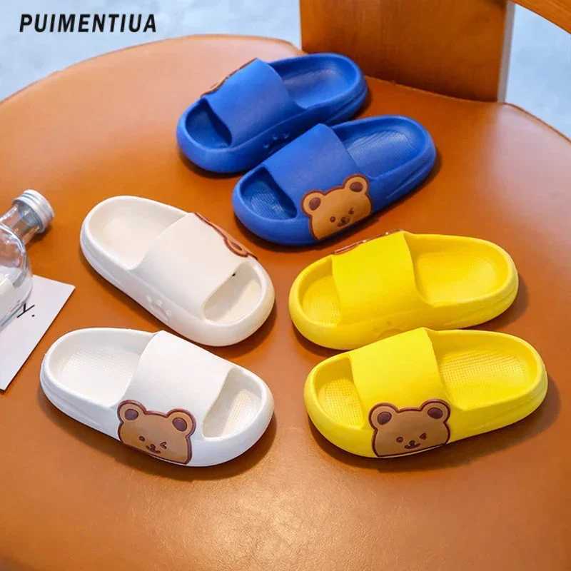 Cartoon Bear Childrens Beach Slippers For Boys Girls Home Shoes Summer Thick Sole Flip Flops EVA Soft Outdoor Slippers ChildT250311