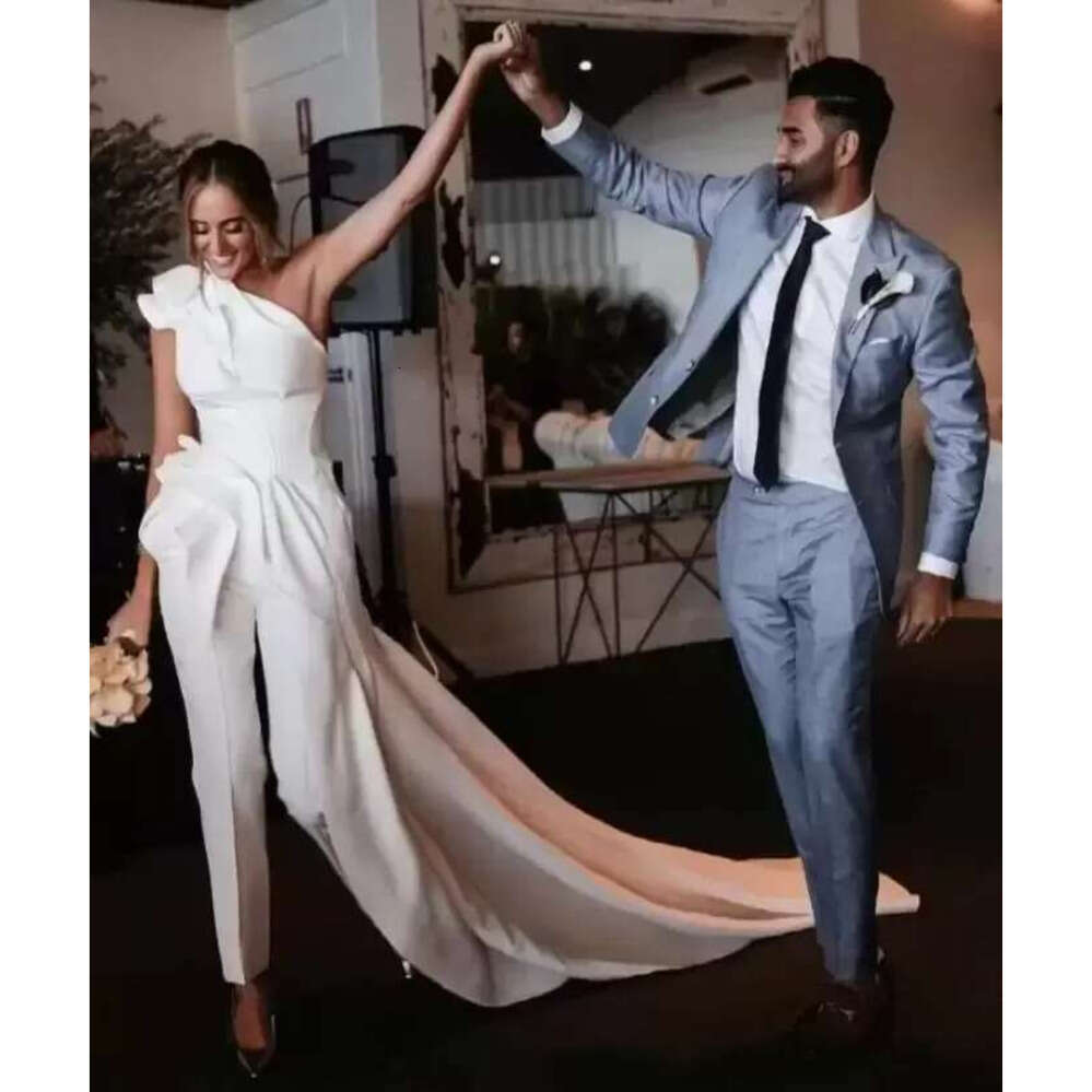 2022 Elegant Jumpsuits Wedding Dresses Bridal Gowns One Shoulder Satin Peplum Ruffle Ruched Bohemian Boho Garden Country Vestido De Noivas