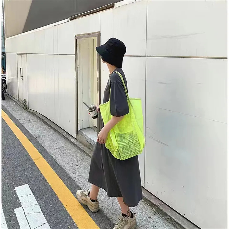 New Trendy Transparent Mesh Bag Ins Fashion Lightweight Casual Versatile Large Capacity Portable Shopping Bag Summer Beach Bag R250311