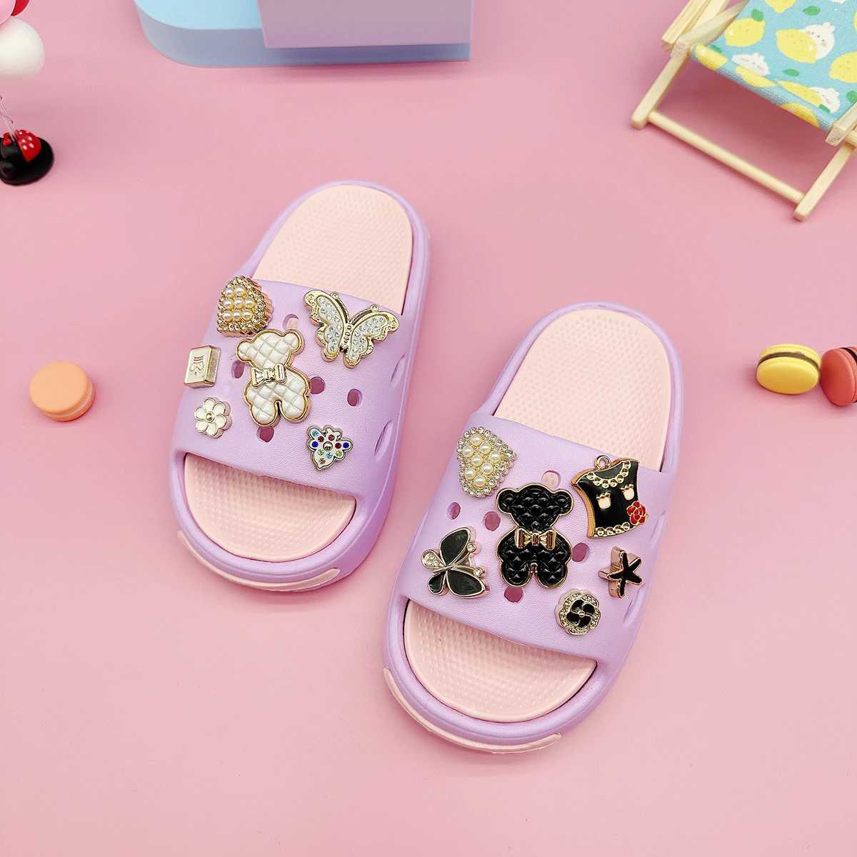New Popular Cartoon Black and White Bear Versatile Eva Slippers for Boys and Girls Fashionable Soft-Soled Non-Slip SandalsT250311