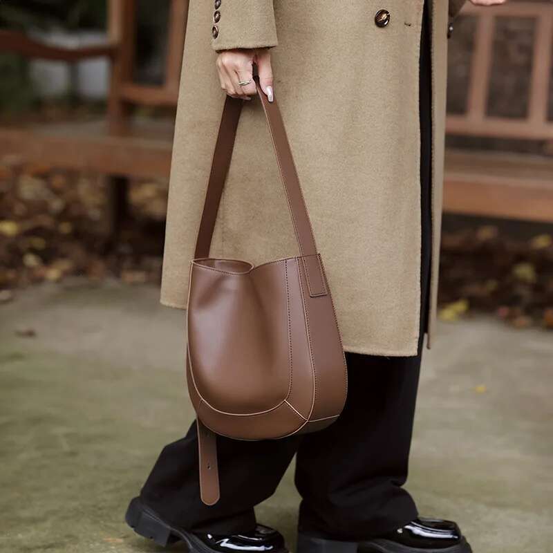Ladies' Fashion Commuter Shoulder Trendy Large Capacity Bucket Real Cowhide Leather Women's Handbag High Sense Tote Bag
