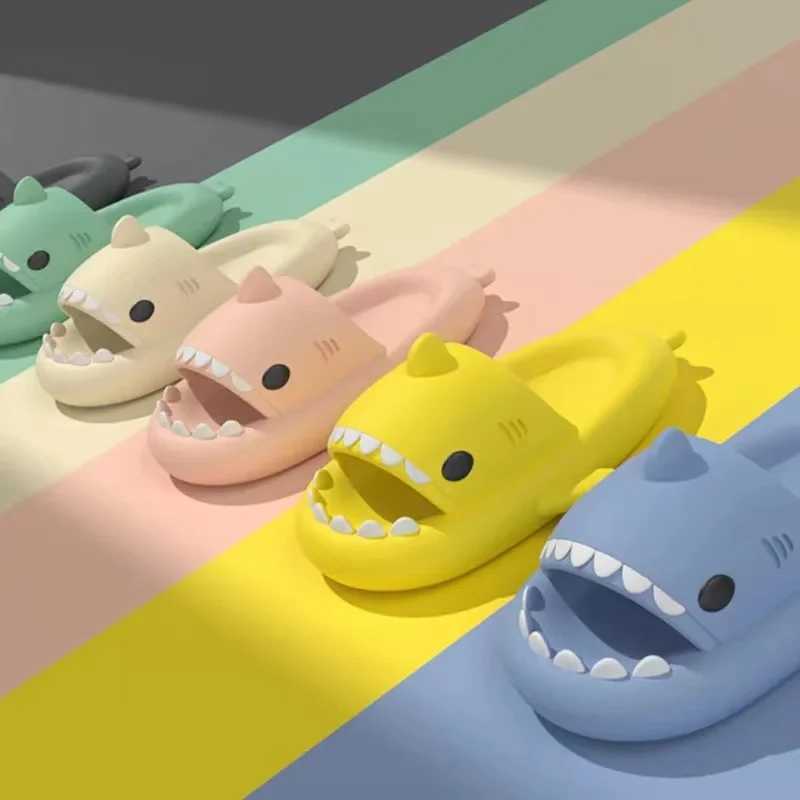 2024 New Shark Slippers Summer Shark Slides Women Men Indoor Bathroom Sandals Couples EVA Shoes Soft Female Outdoor Beach ShoesT250311