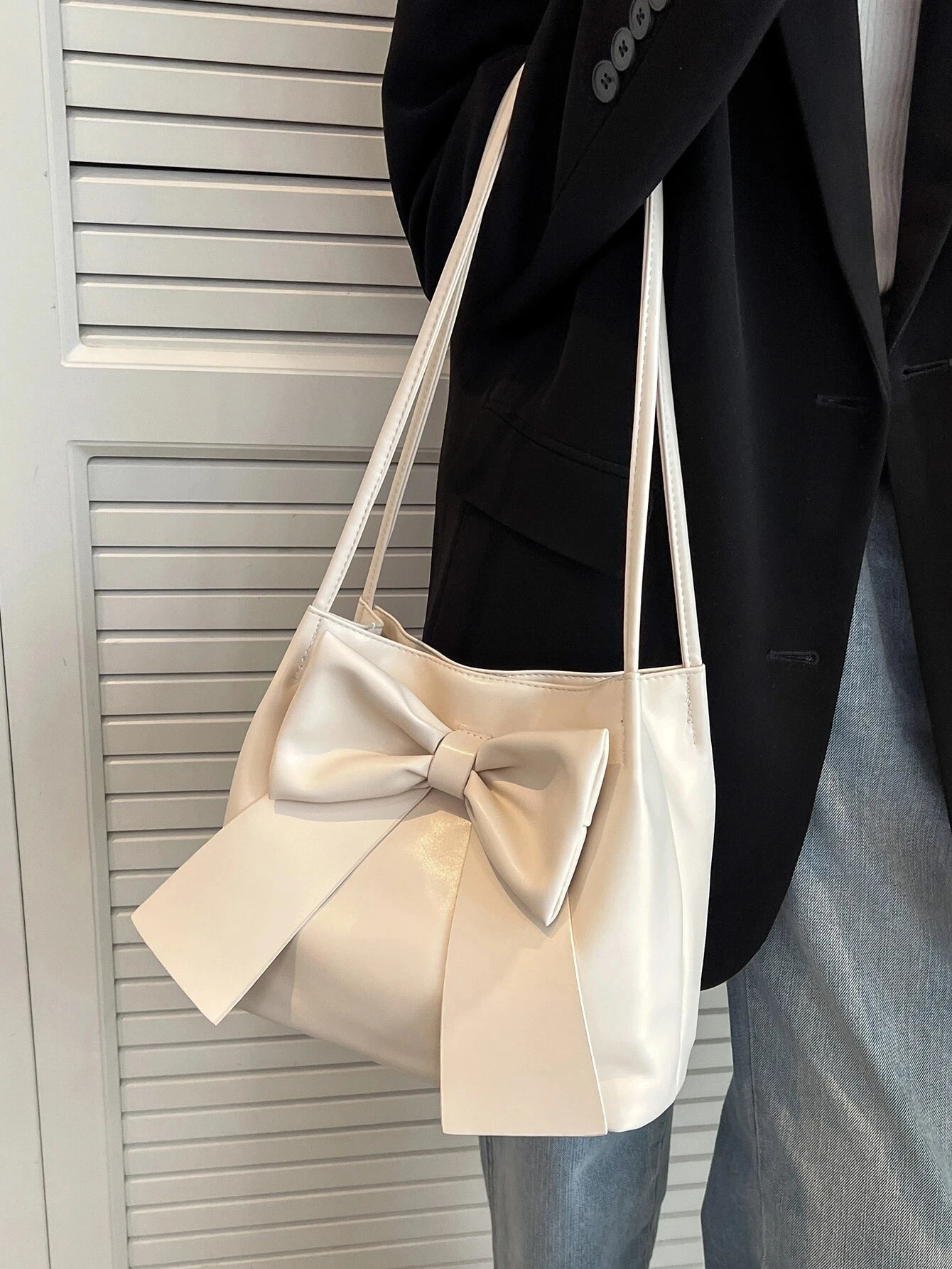 Fashionable Large Capacity Bow Knot Shoulder Bag Cute Kawaii Bow Decor Water Bucket Bag Lightweight Casual Handbag R250311