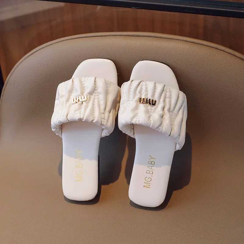 Girls Slipper Summer Childrens Slippers Non-Slip Soft Bottom Indoor Home Children Medium and Big Children Boys Baby GirlsT250311