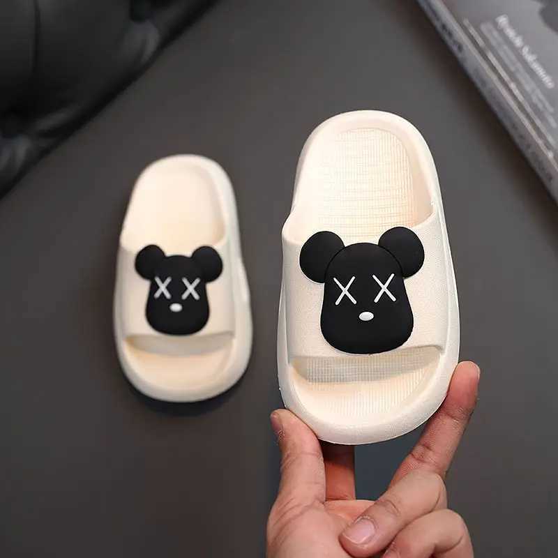 New Summer Baby Boy Girl Slippers Children PVC Cartoon Violent Bear Print Soft Flips Flops Beachwear Outdoor Non-slip Kids ShoesT250311
