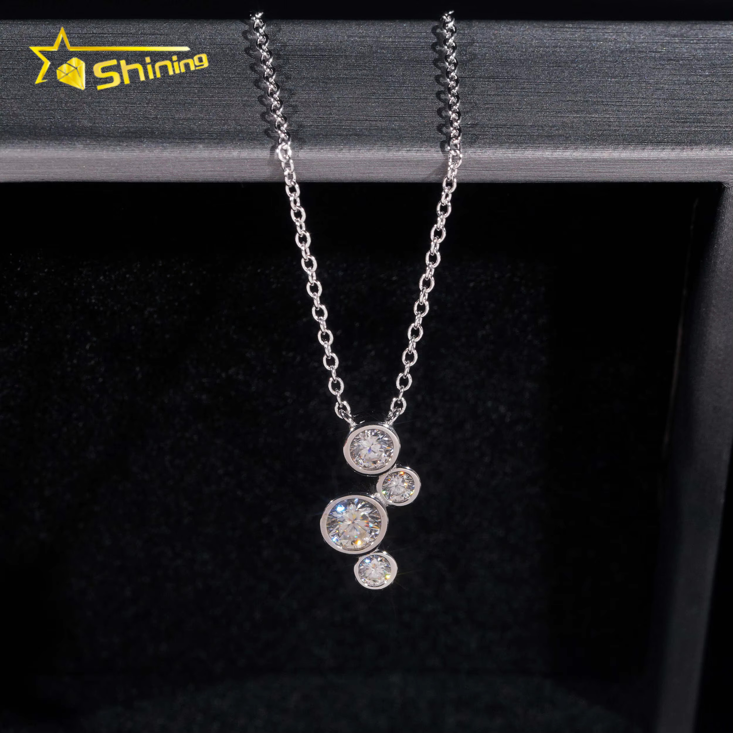Fashion Jewelry 925 Silver Round Brilliant Cut Moissanite Diamond Pendant Custom Fancy Diamond Pendant Necklace for Women